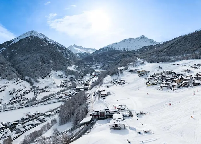 Belledonne & Bike In And Out, Zentrale Lage